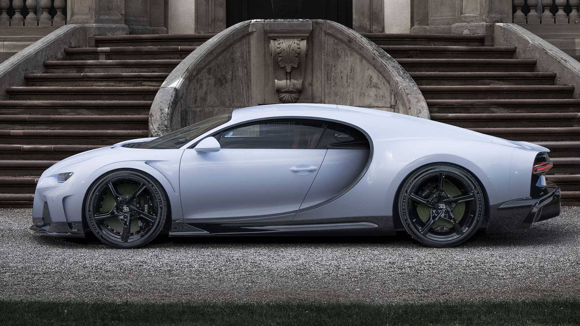 2021-es Bugatti Chiron Super Sport oldalról
